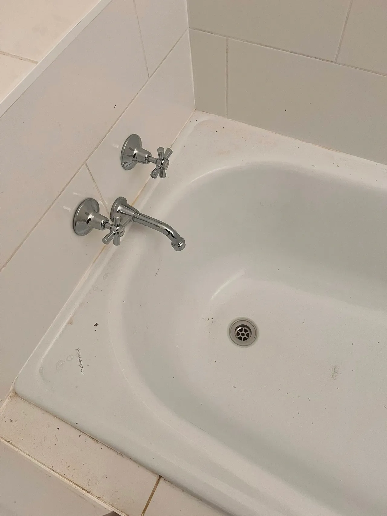 Bath before cleaning